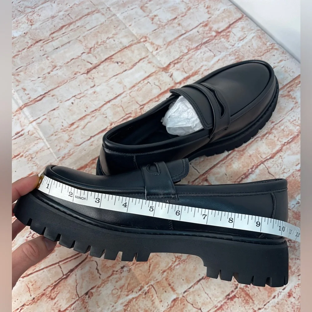 Black Faux Leather Platform Loafers Size: Men’s 6 (fits a Women’s 8)